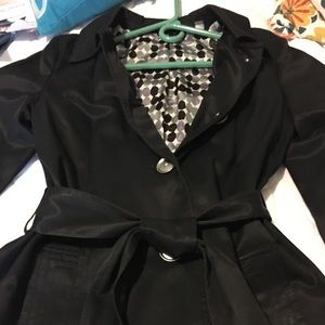 Classic Black Trenchcoat, pre-owned, Medium